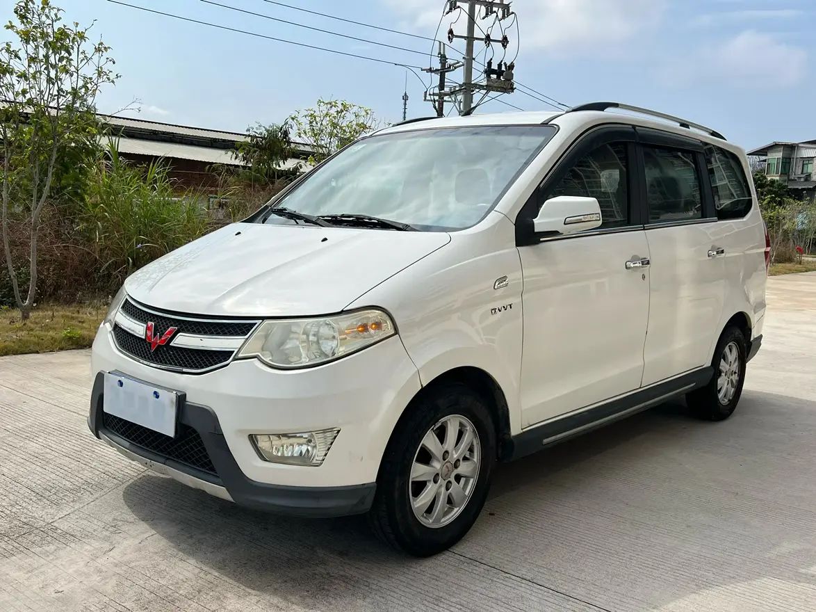 Wuling Hongguang  из Китая