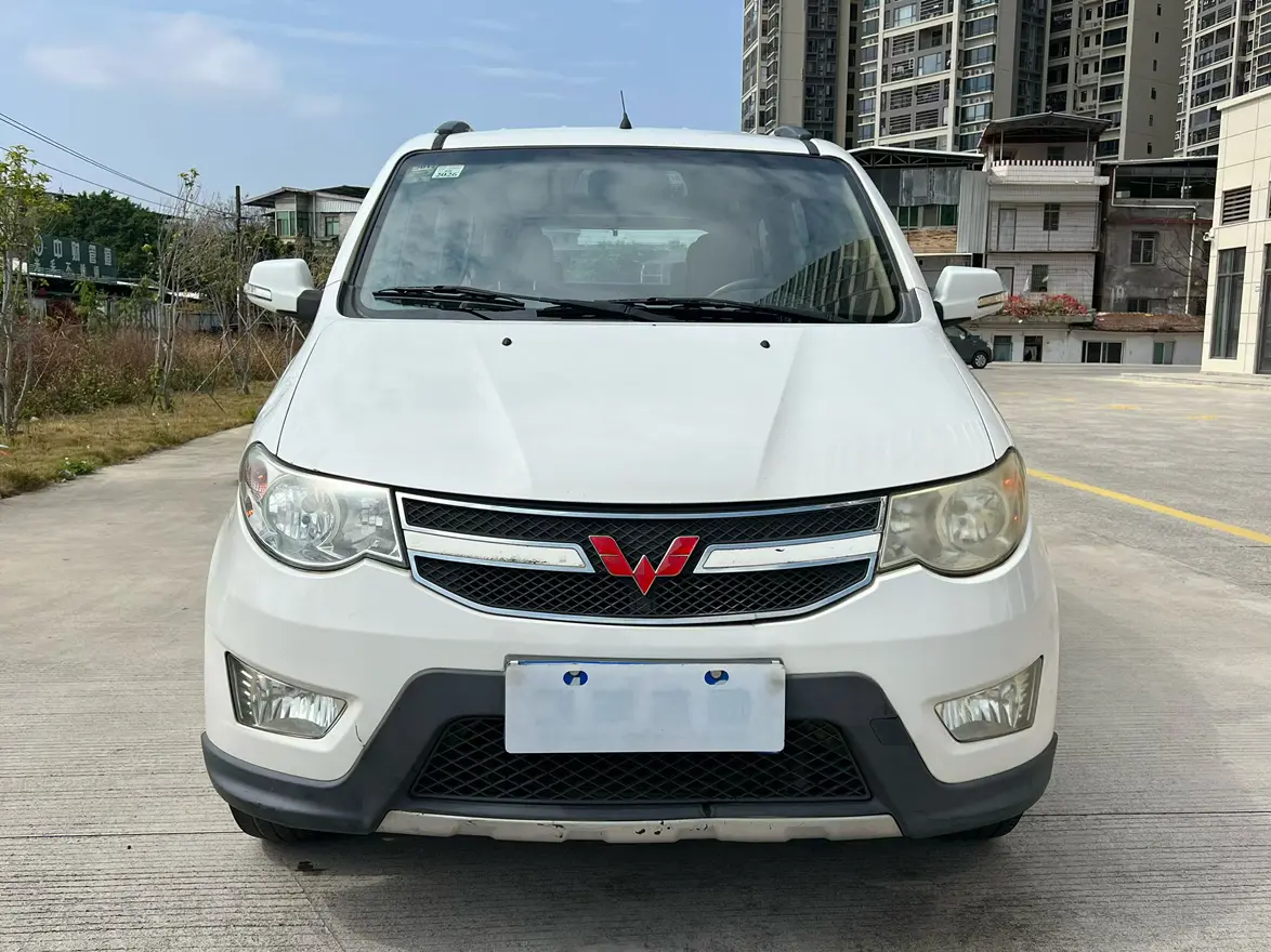 Wuling Hongguang  из Китая
