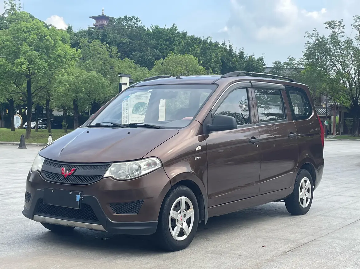 Wuling Hongguang  из Китая