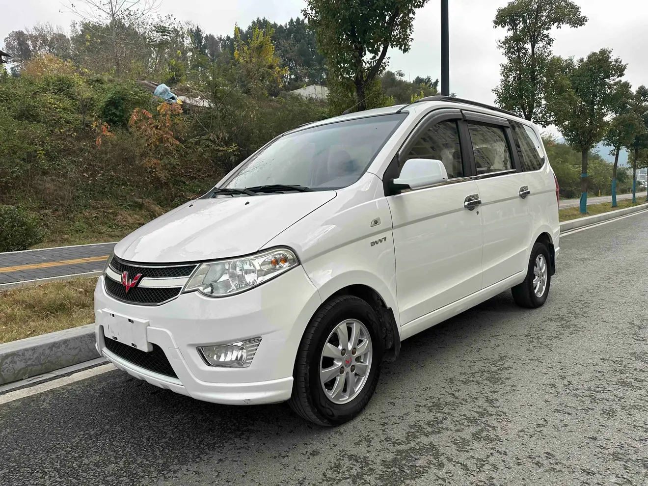 Wuling Hongguang  из Китая