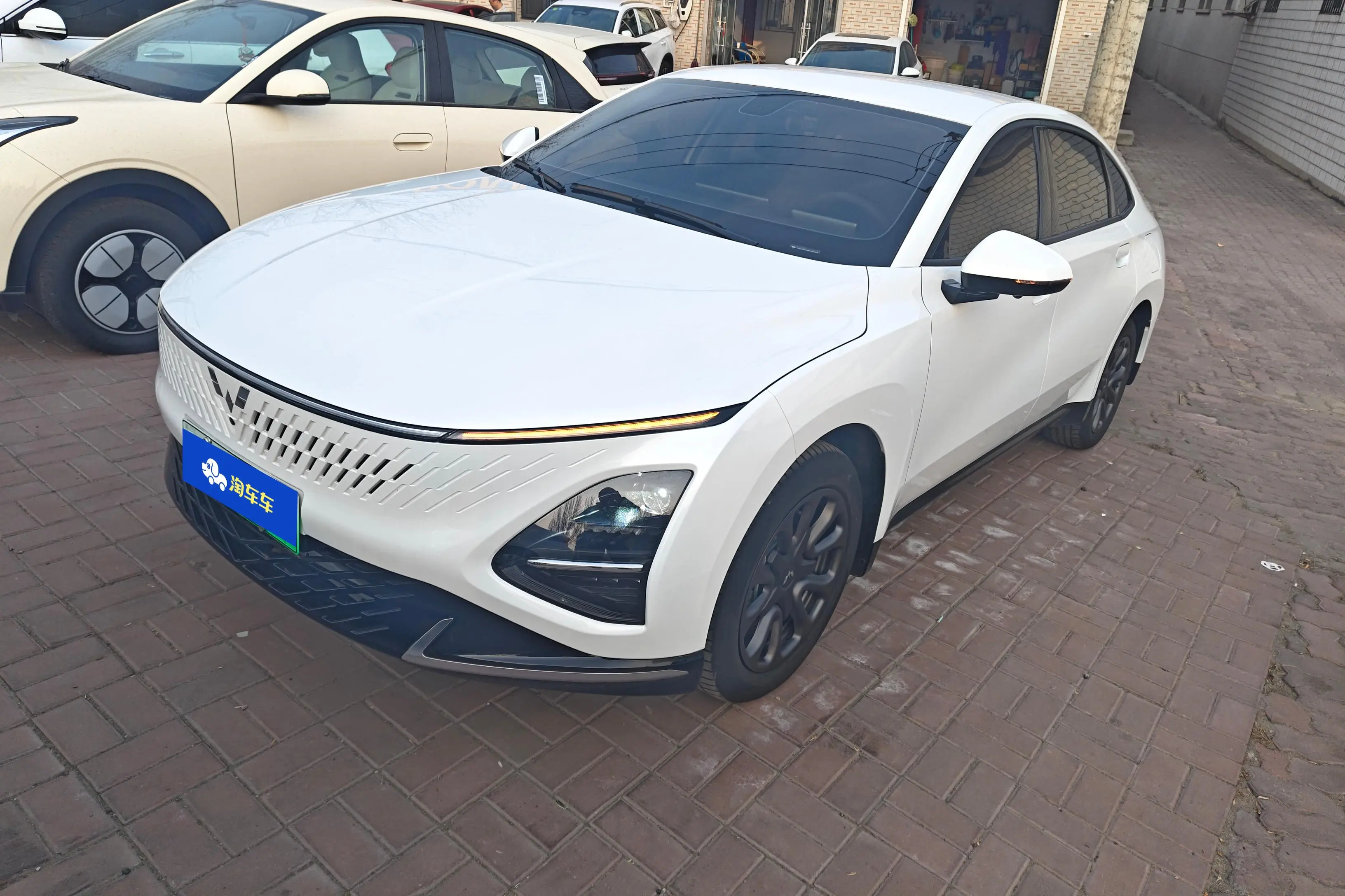 Wuling Starlight PHEV  из Китая