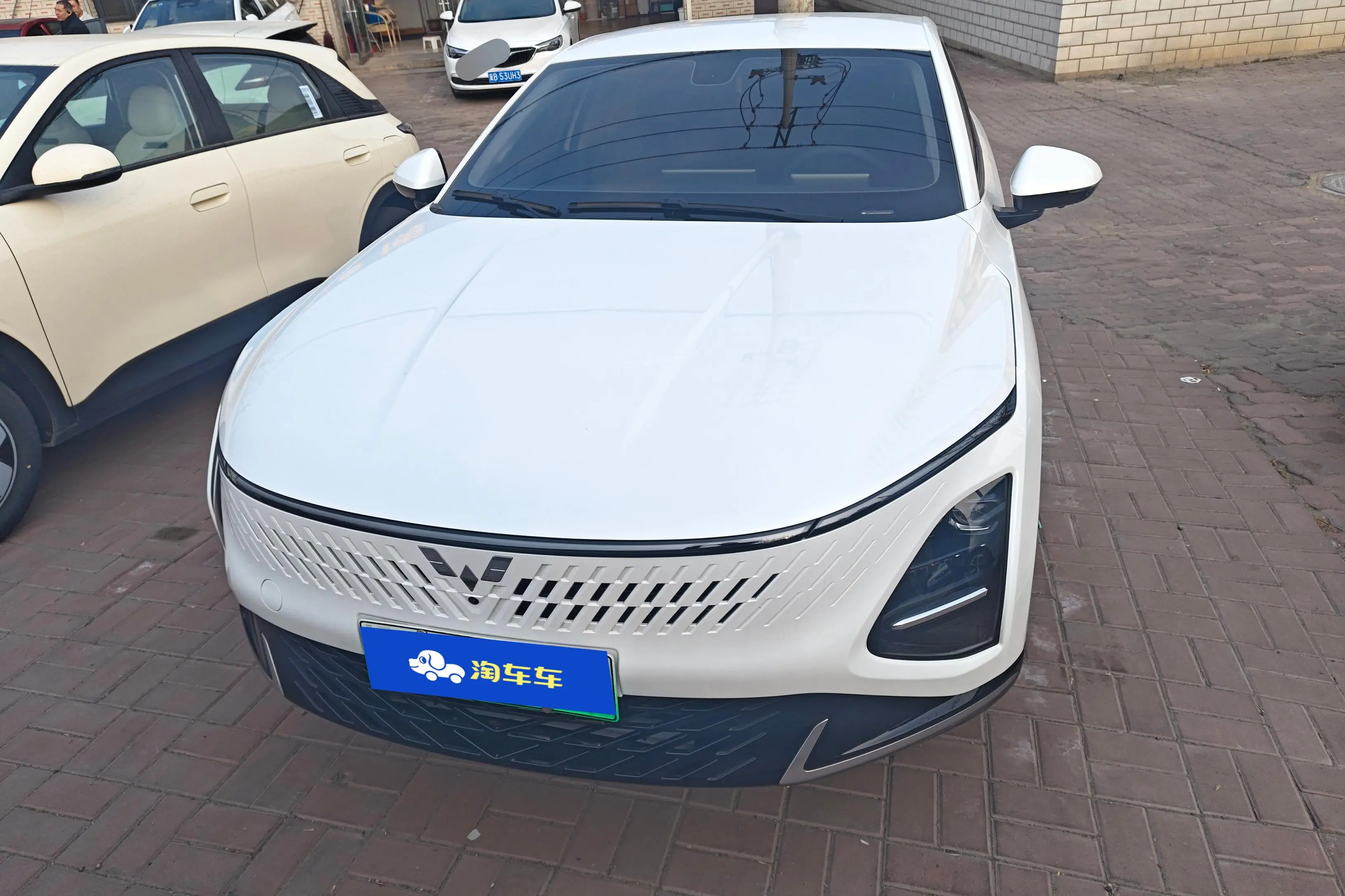 Wuling Starlight PHEV  из Китая