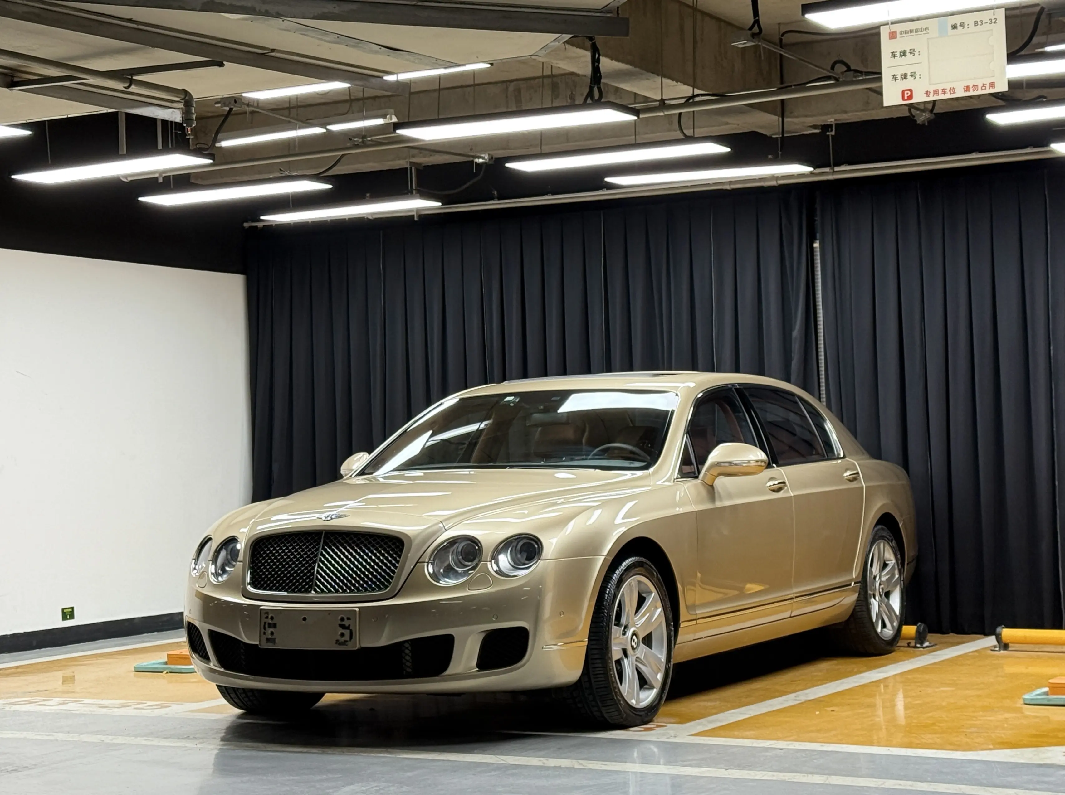 Bentley Galloping  из Китая