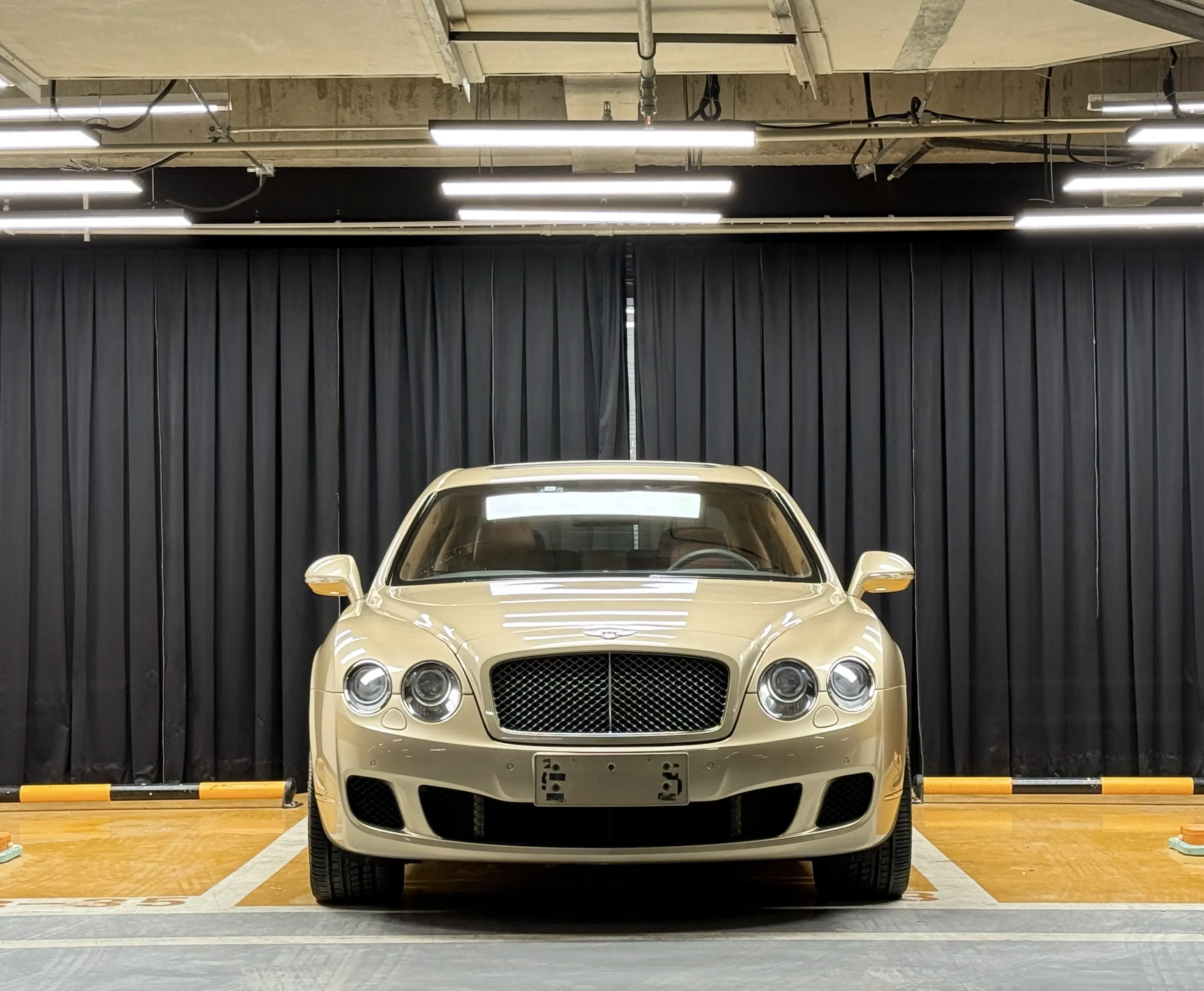 Bentley Galloping  из Китая