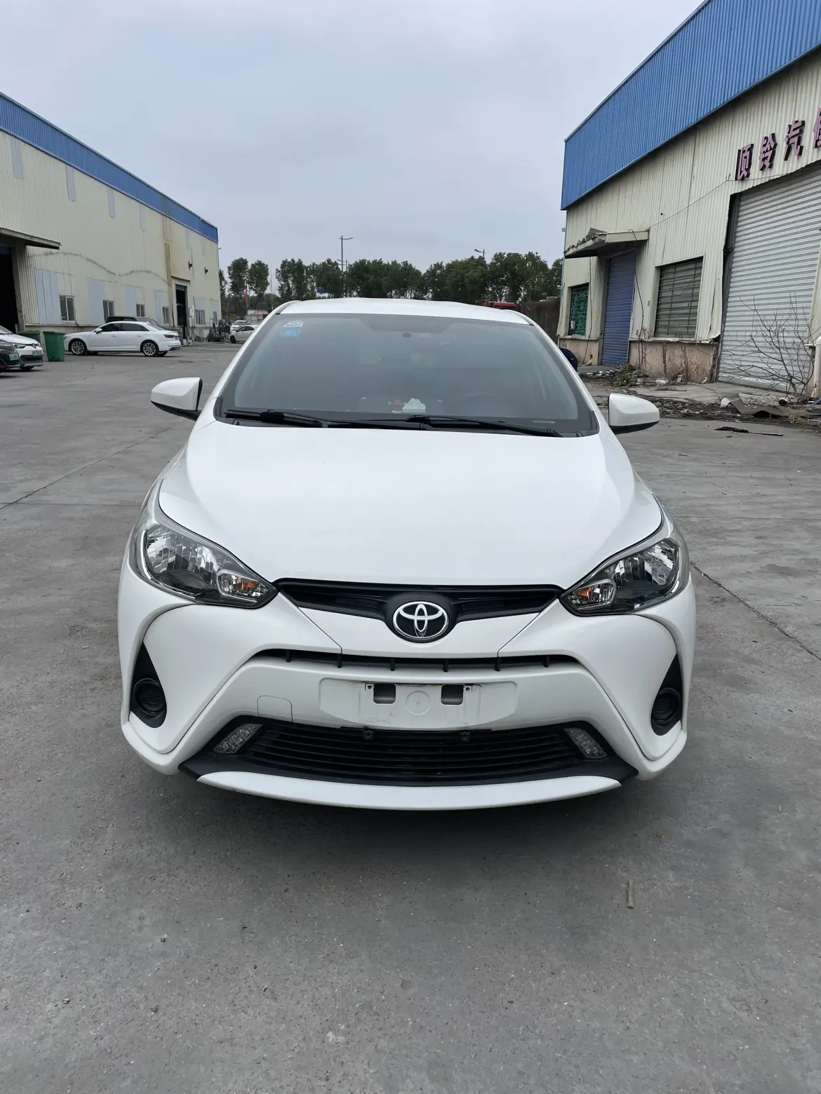 Toyota YARiS L Enjoy  из Китая