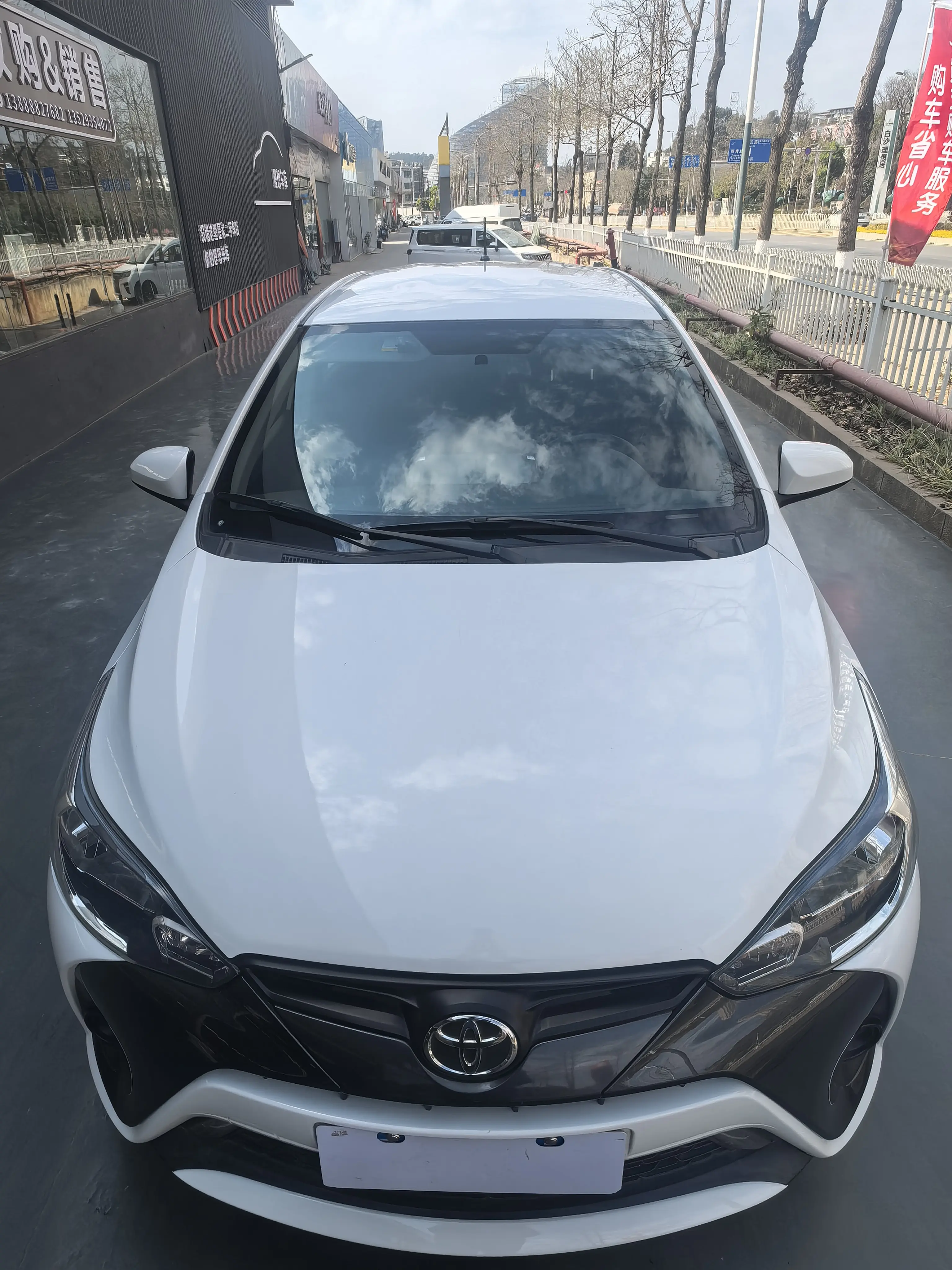 Toyota Yaris L  из Китая