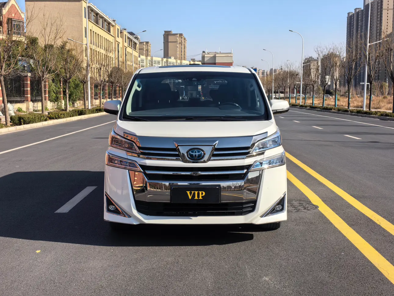 Toyota Crown Wellfire (Wilfa)  из Китая