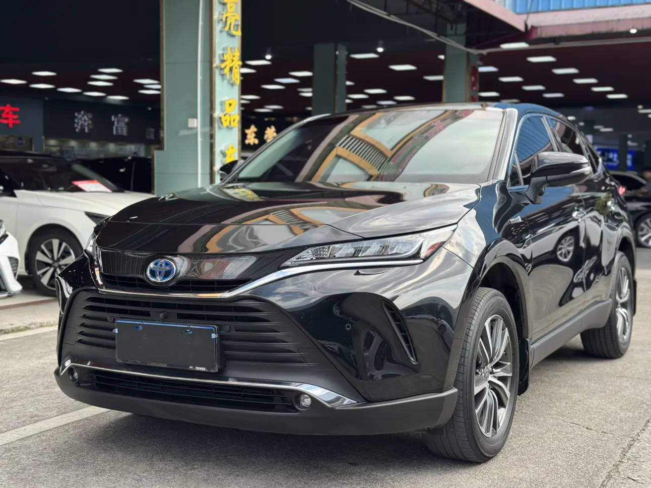 Toyota Harrier  из Китая