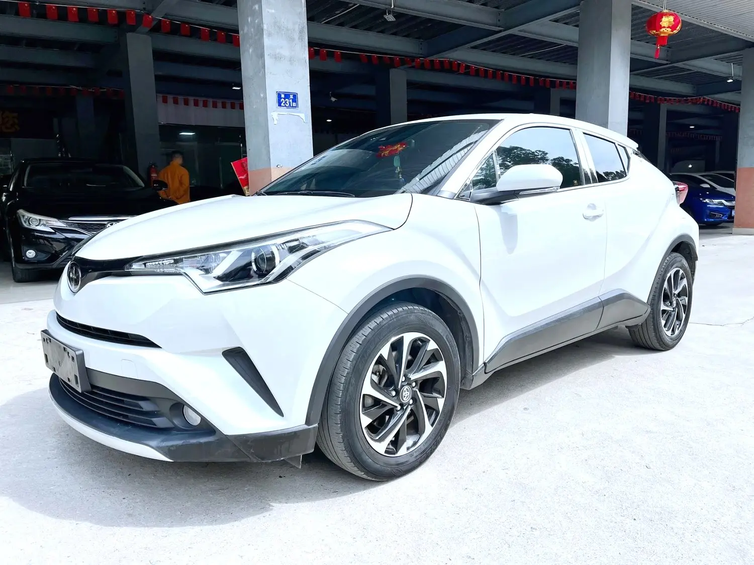 Toyota C-HR Hybrid (Yize IZOA)  из Китая