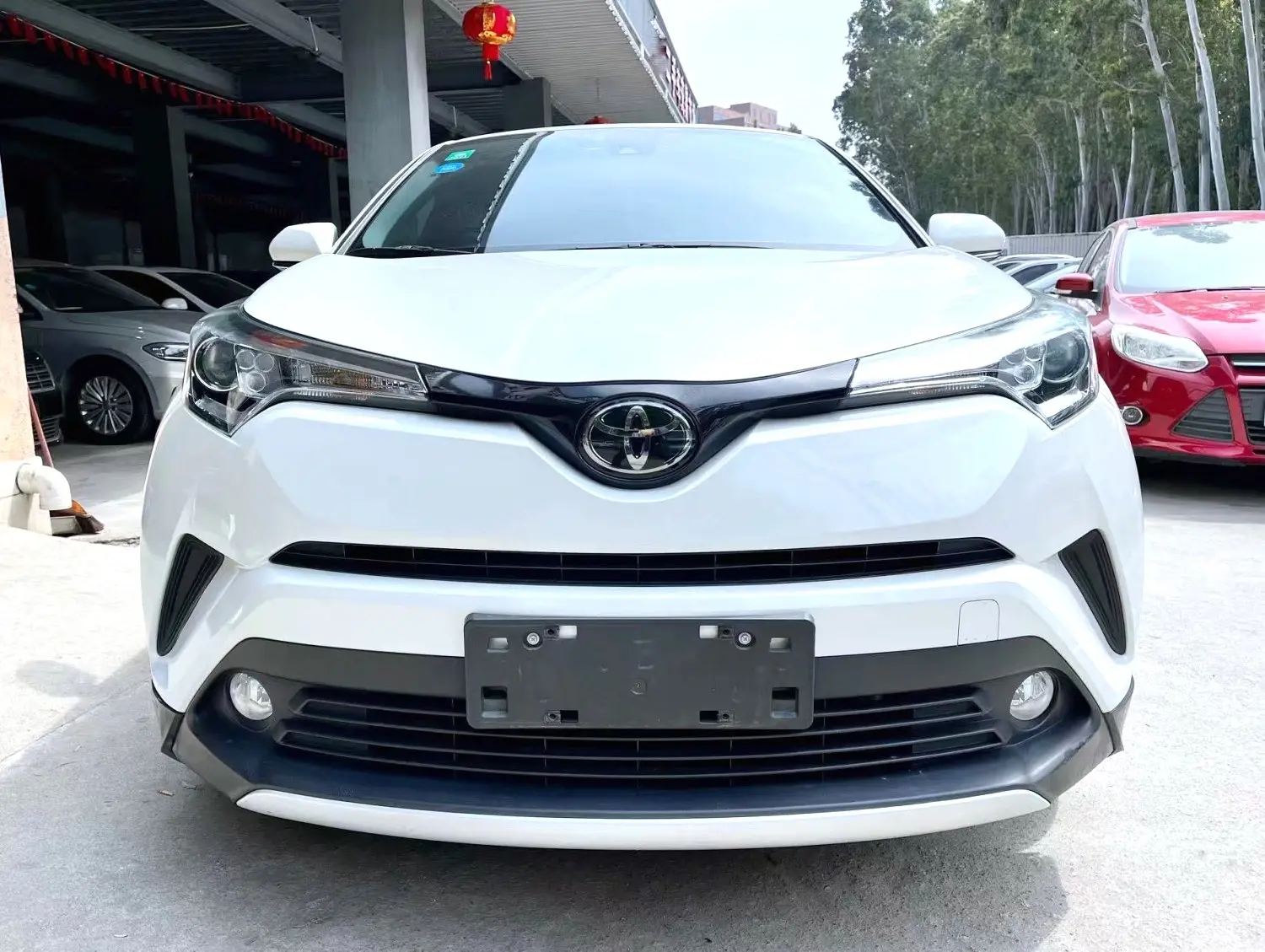 Toyota C-HR Hybrid (Yize IZOA)  из Китая