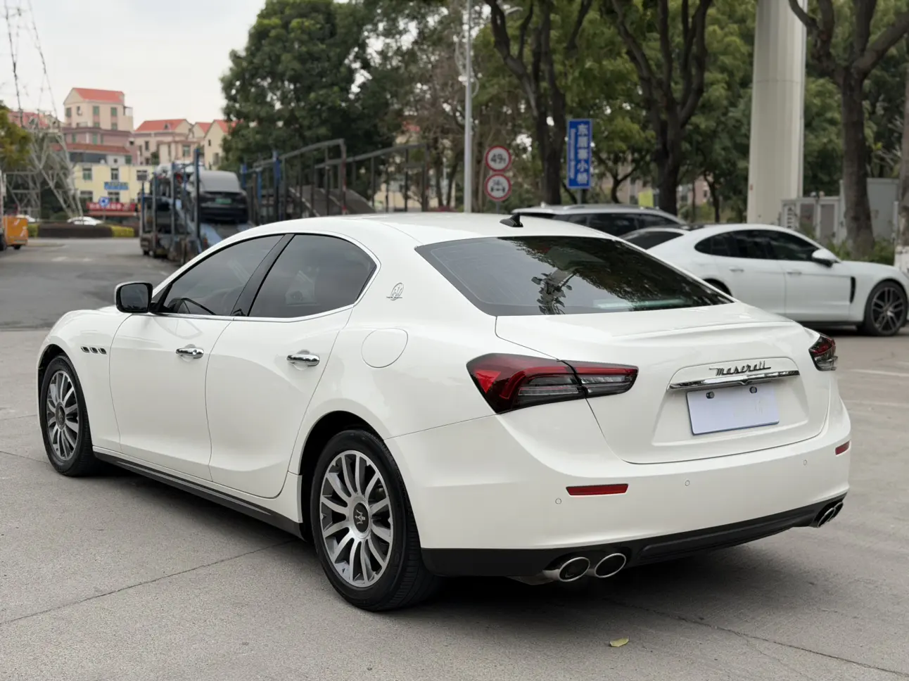 Maserati Ghibli