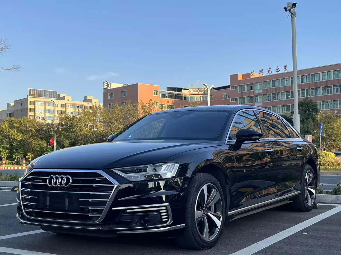 Audi A8 PHEV  из Китая