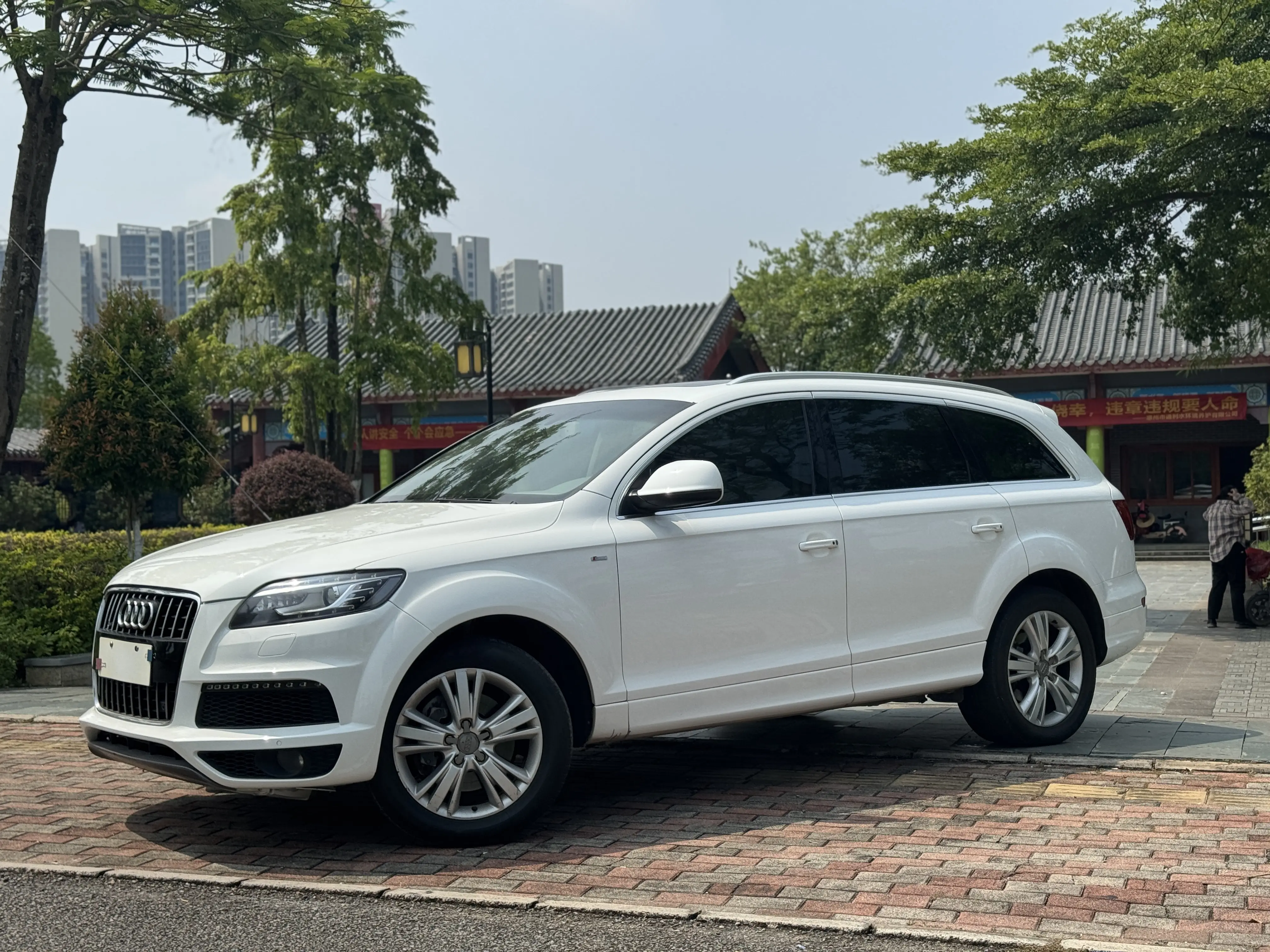 Audi Q7  из Китая