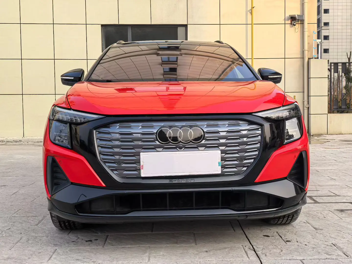 Audi Q5 e-tron  из Китая