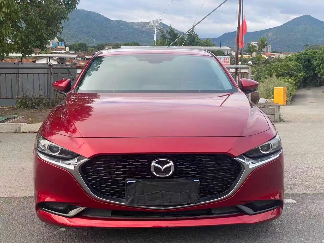 Mazda Axela (Mazda3)  из Китая