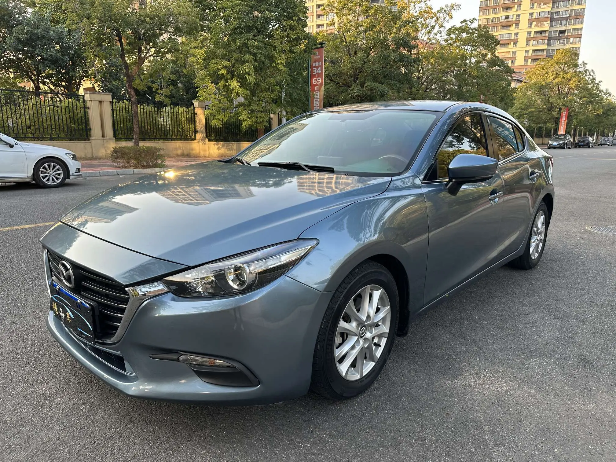 Mazda Axela (Mazda3)  из Китая