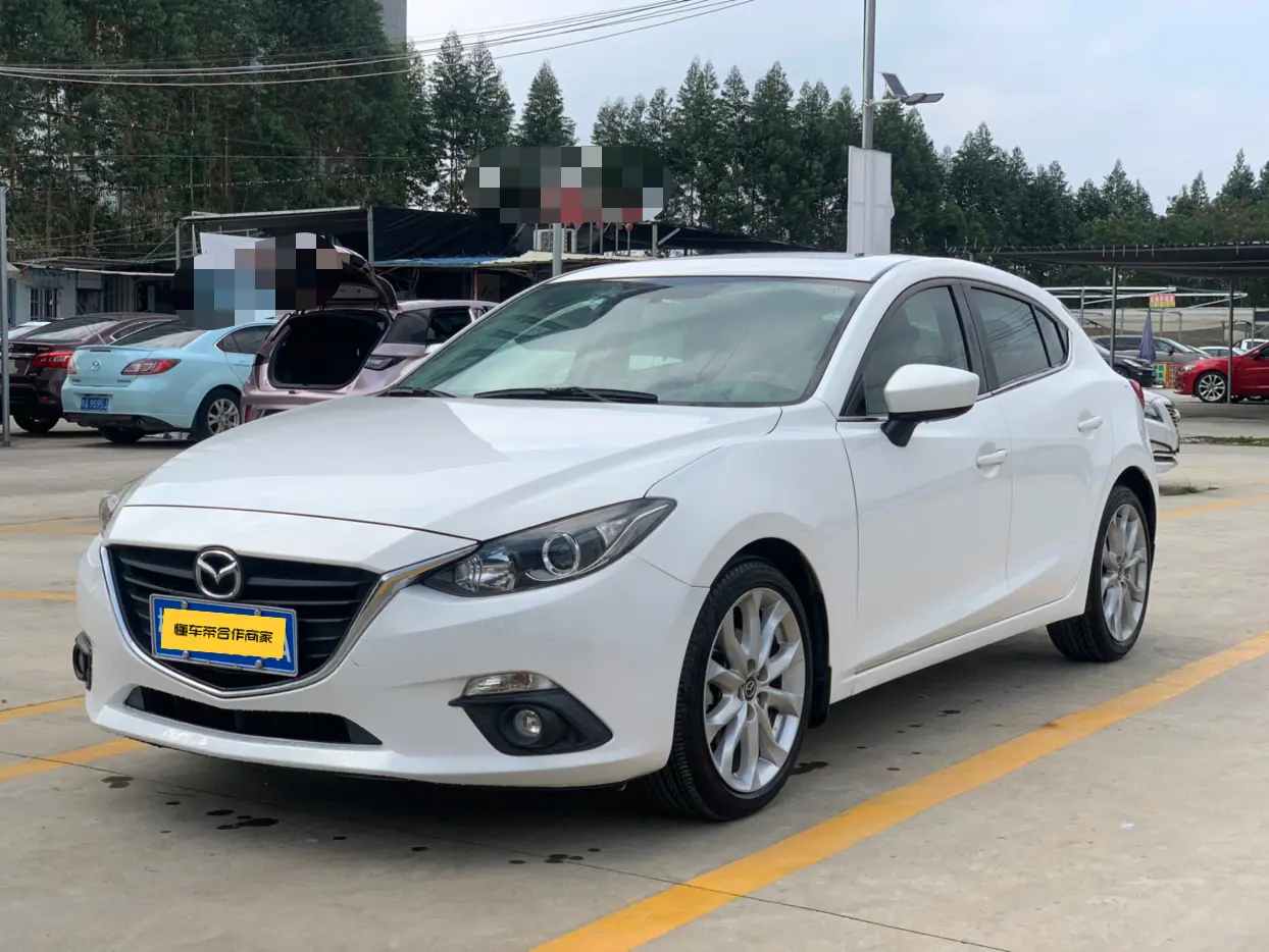 Mazda Axela (Mazda3)  из Китая
