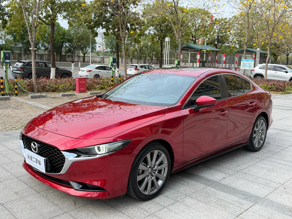Mazda Axela (Mazda3)  из Китая