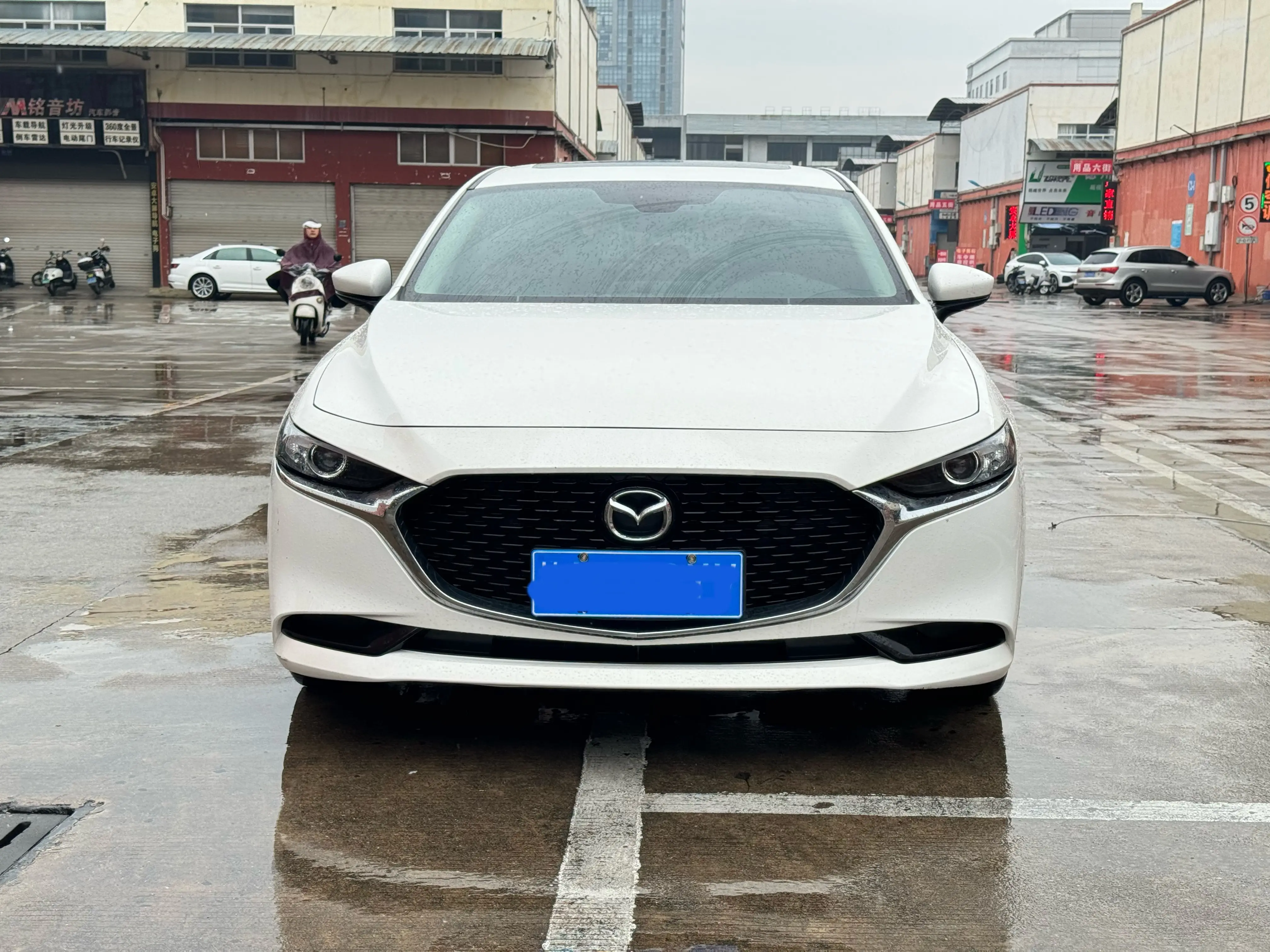 Mazda Axela (Mazda3)  из Китая