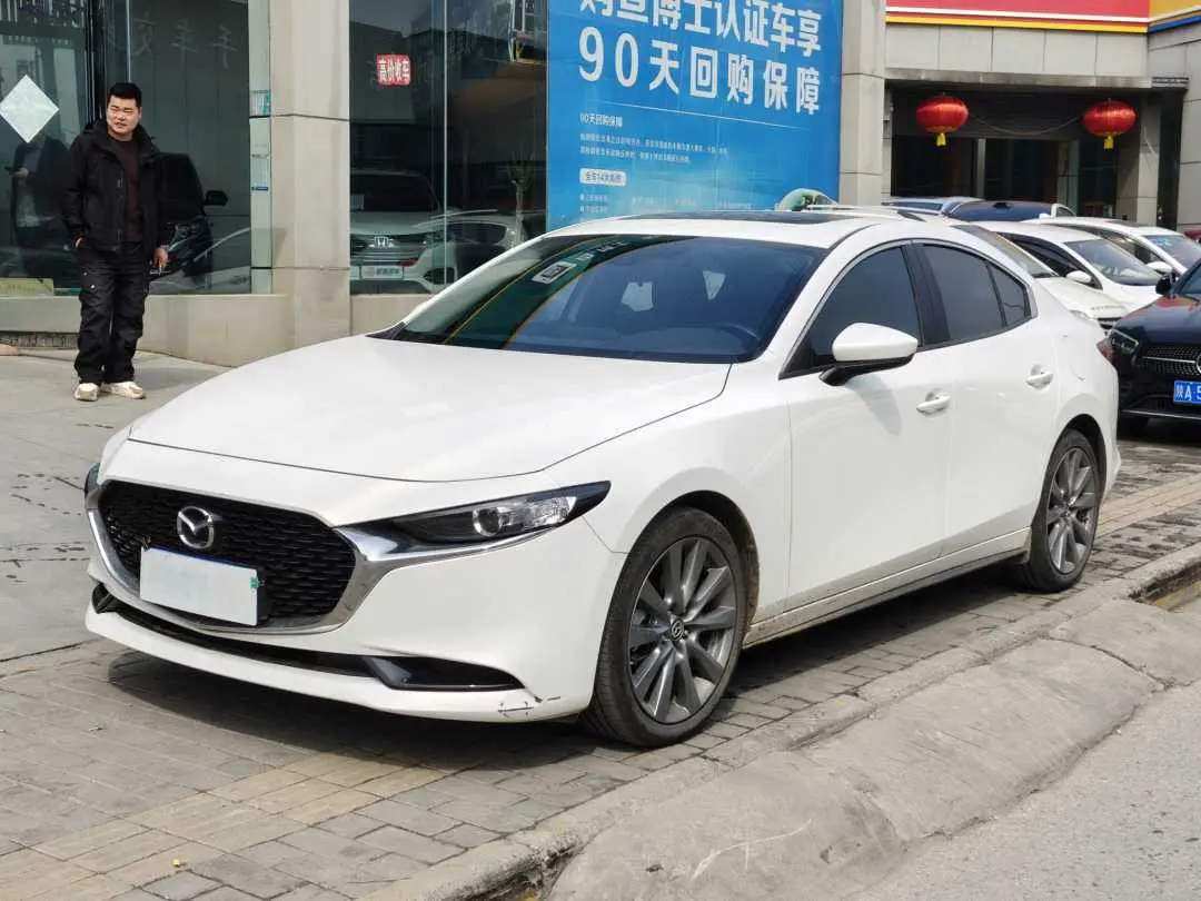 Mazda Axela (Mazda3)  из Китая