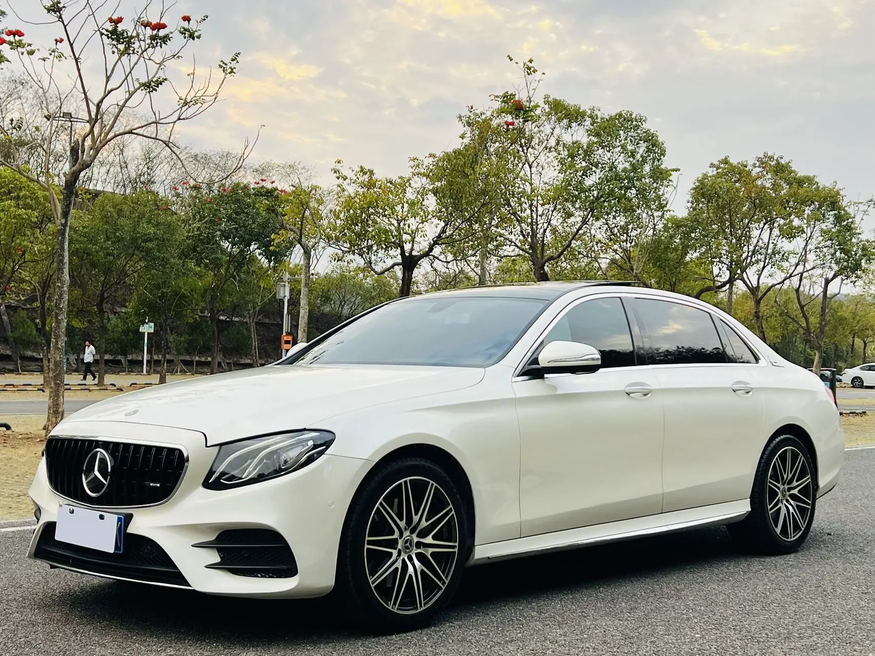 Mercedes-Benz E-Class  из Китая