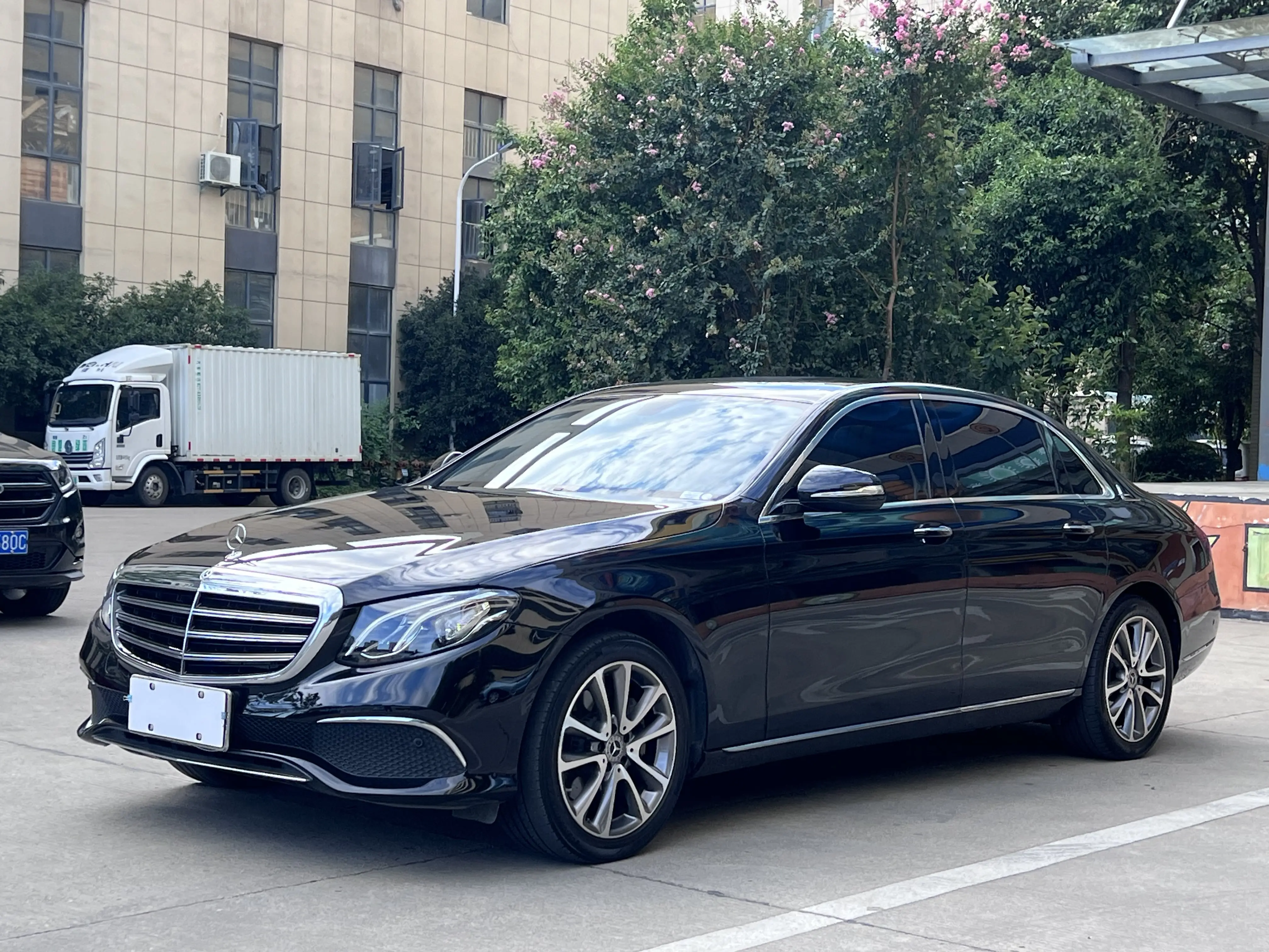 Mercedes-Benz E-Class  из Китая