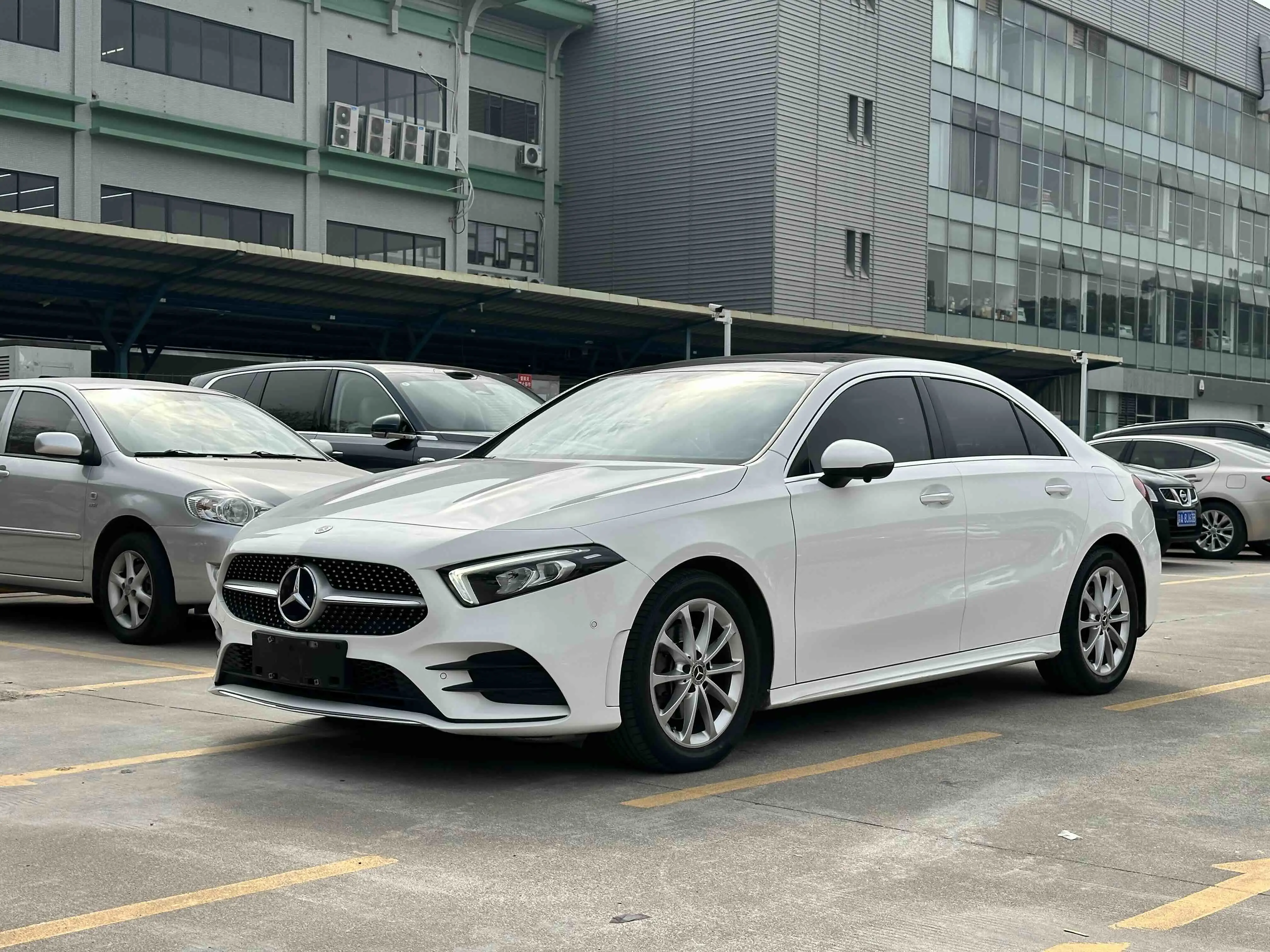 Mercedes-Benz Mercedes Benz A Class  из Китая