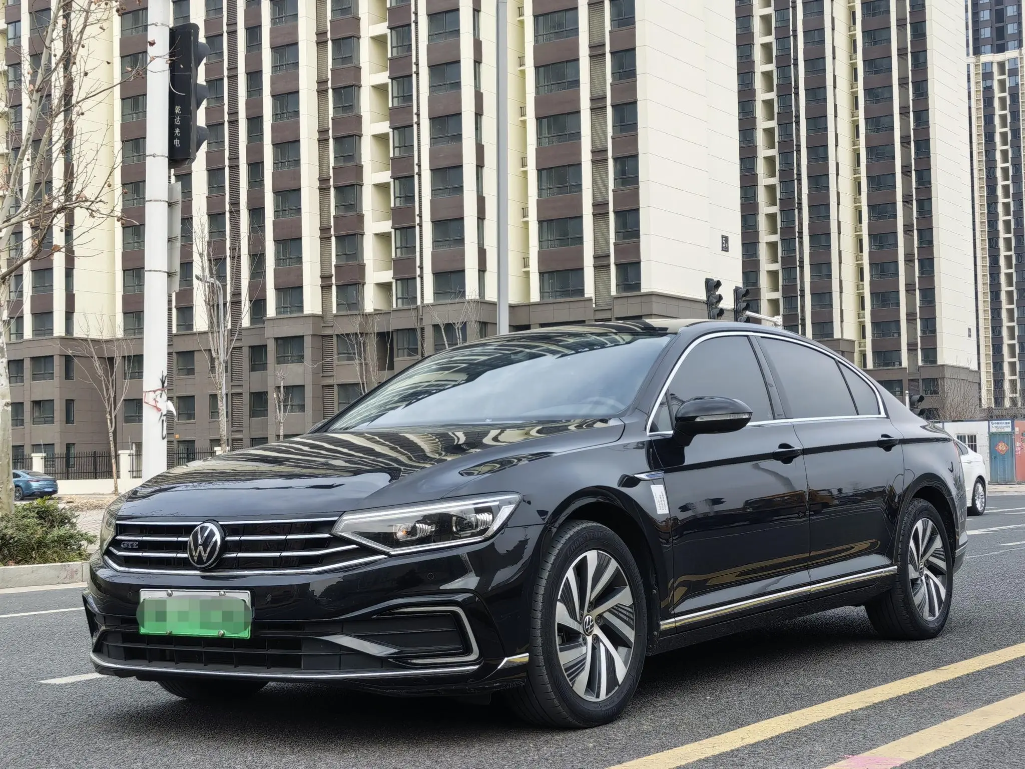 Volkswagen Magotan PHEV  из Китая