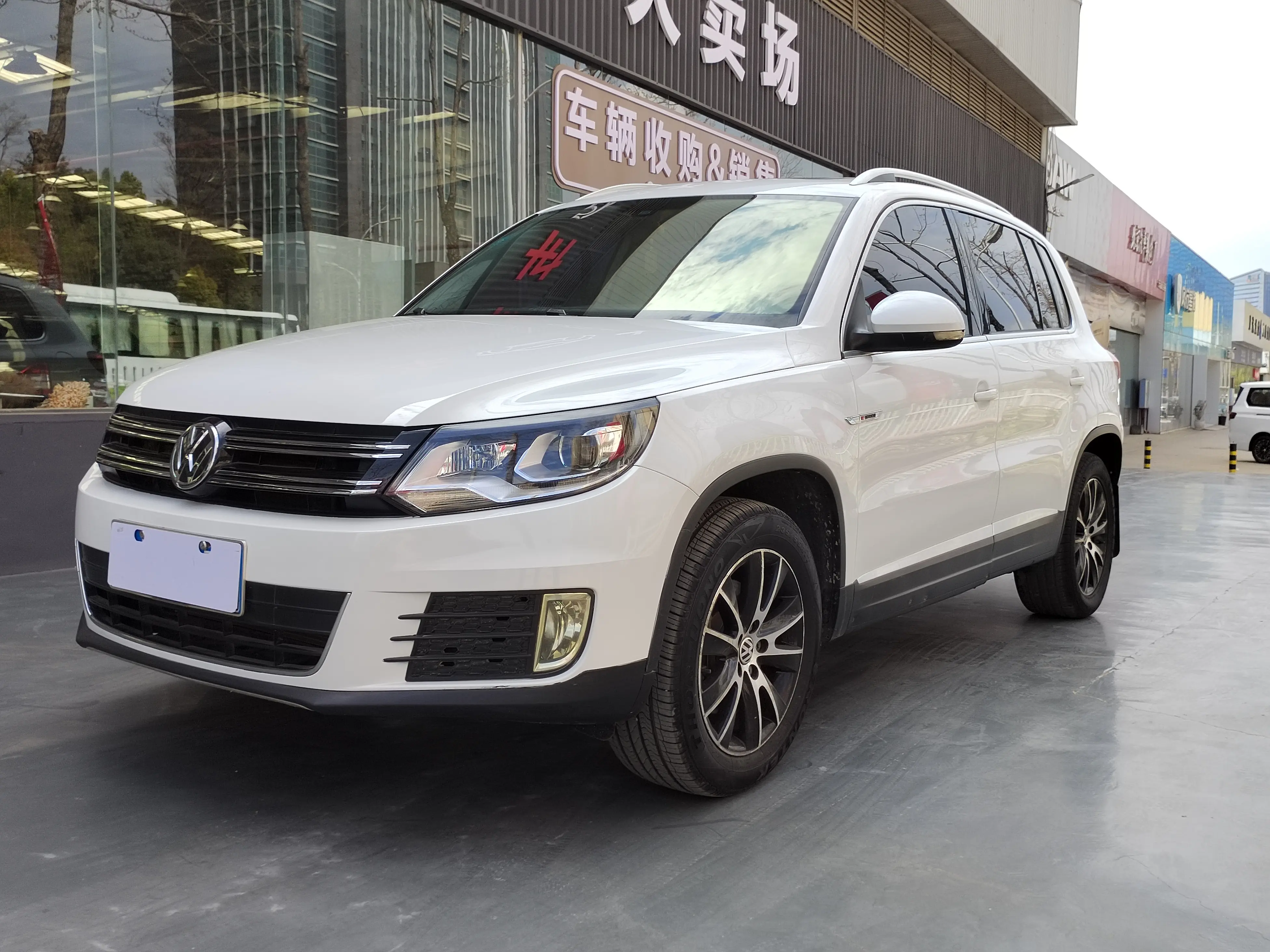 Volkswagen Tiguan (Tharu)  из Китая