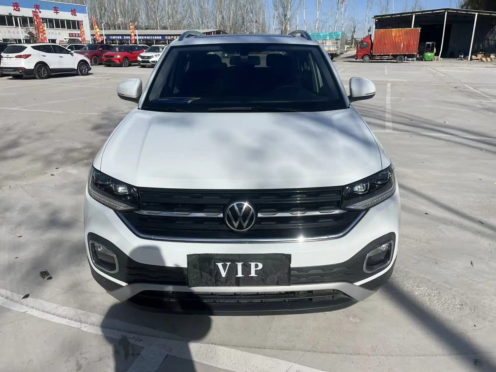 Volkswagen Explore the shadows  из Китая