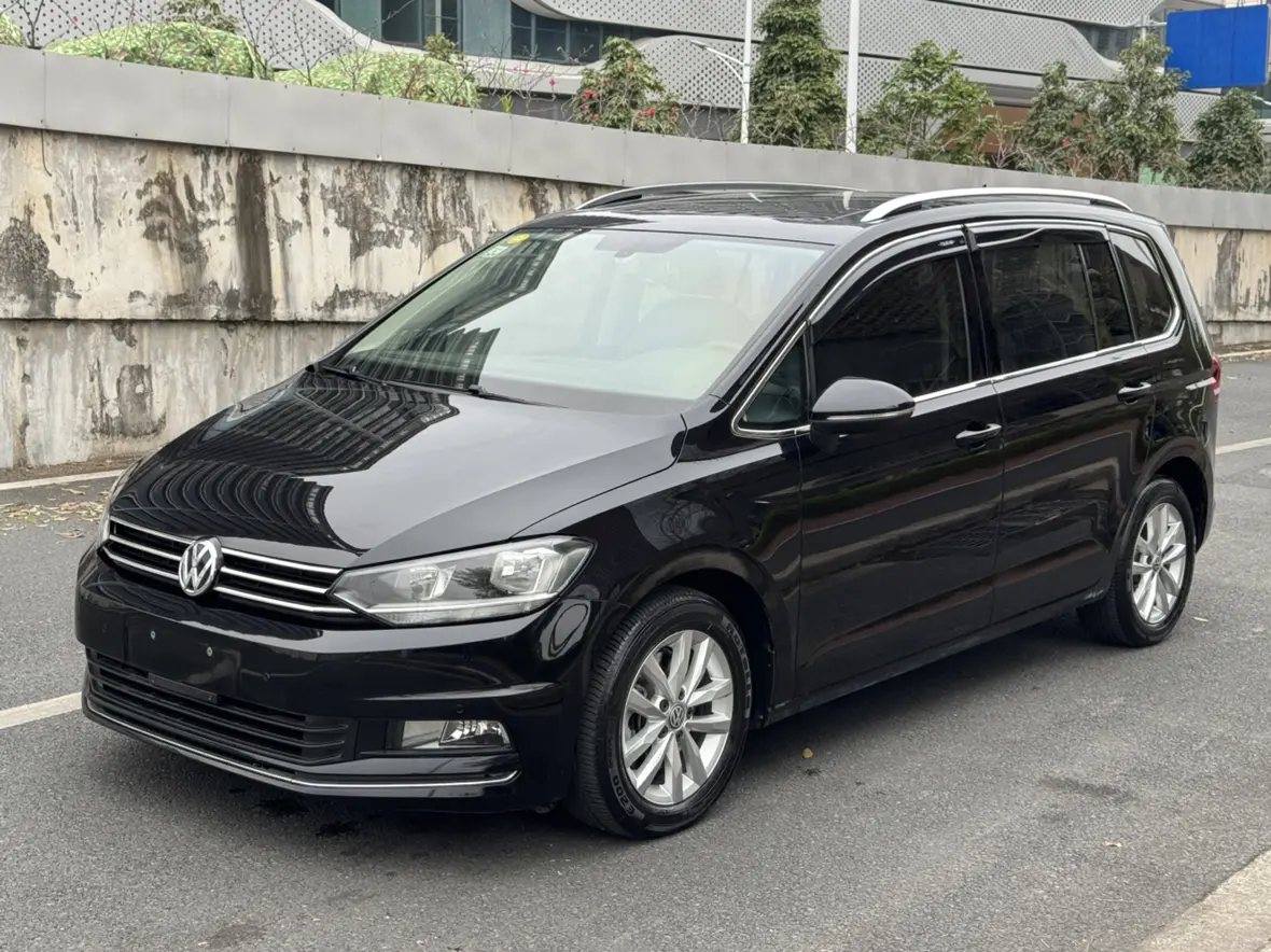 Volkswagen Touran L  из Китая