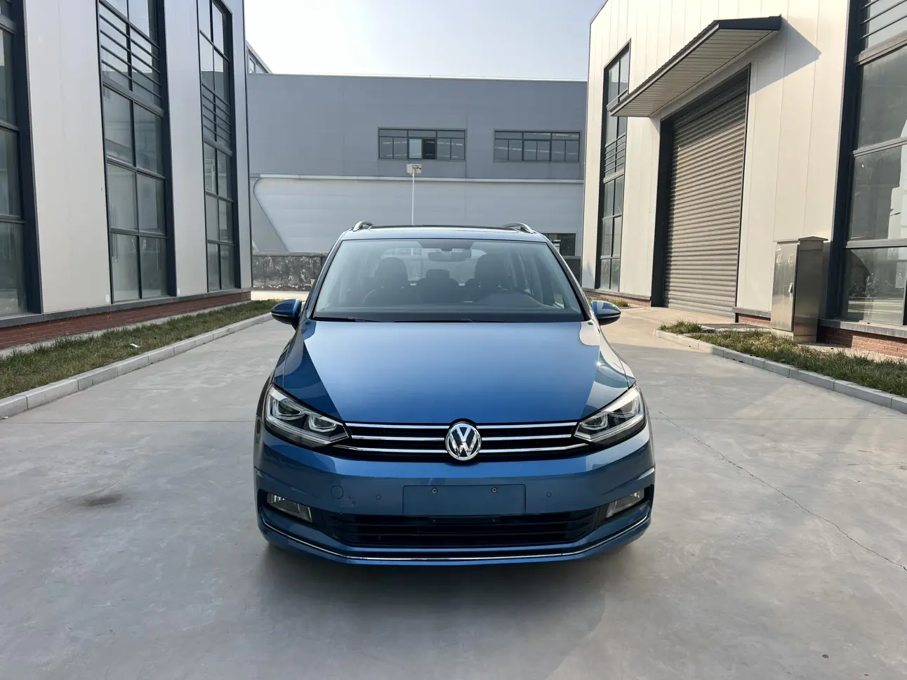 Volkswagen Touran L  из Китая