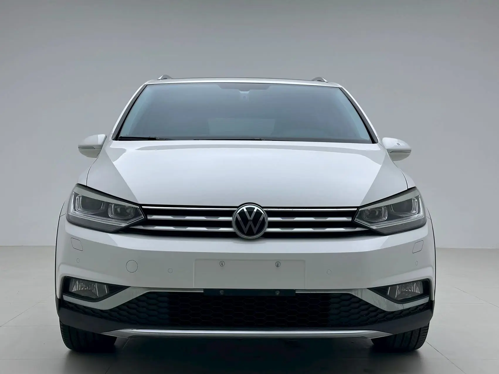 Volkswagen Touran L  из Китая