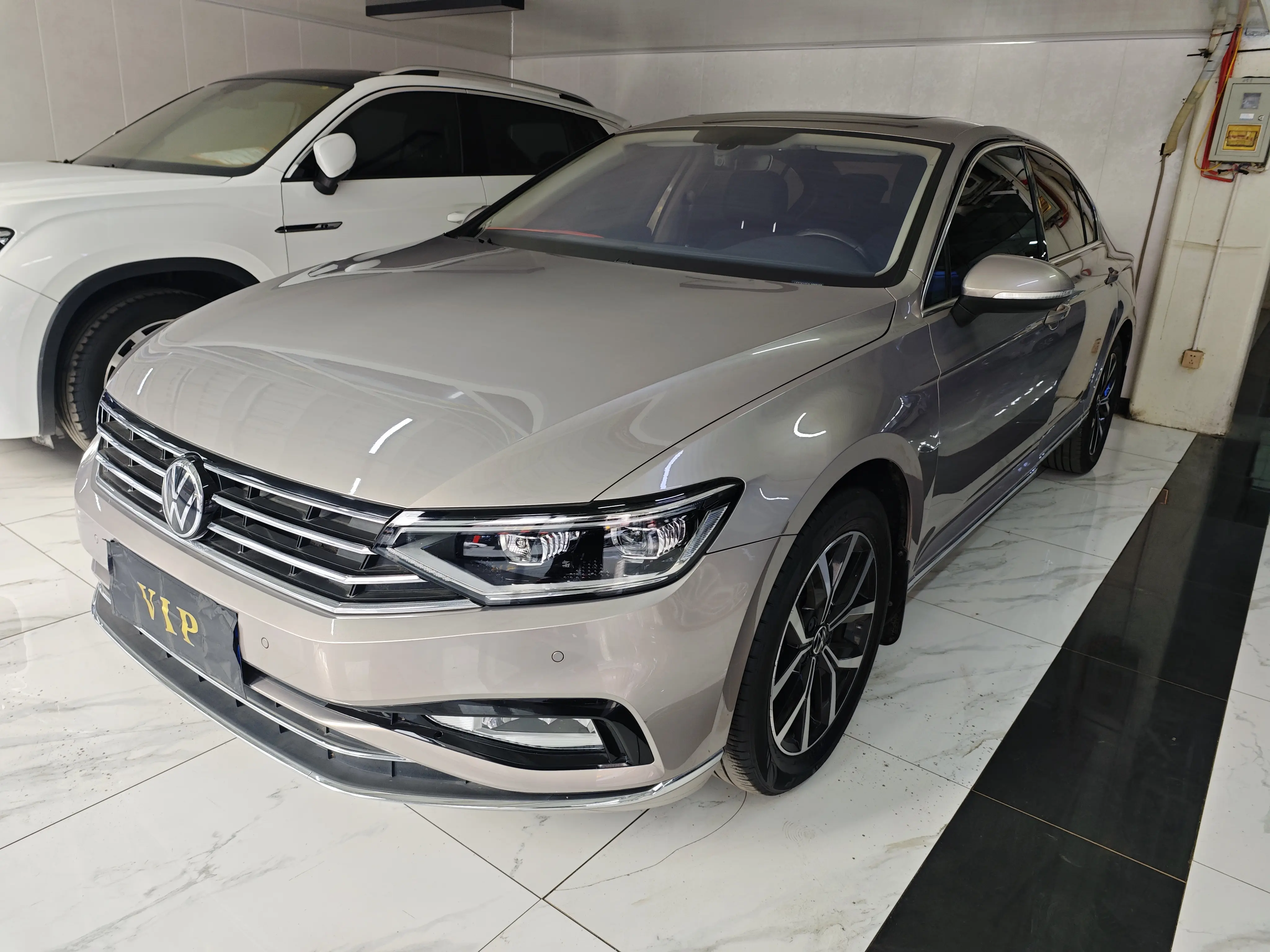 Volkswagen Magotan  из Китая