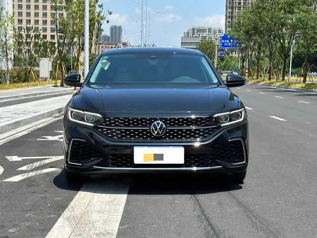 Volkswagen Passat  из Китая