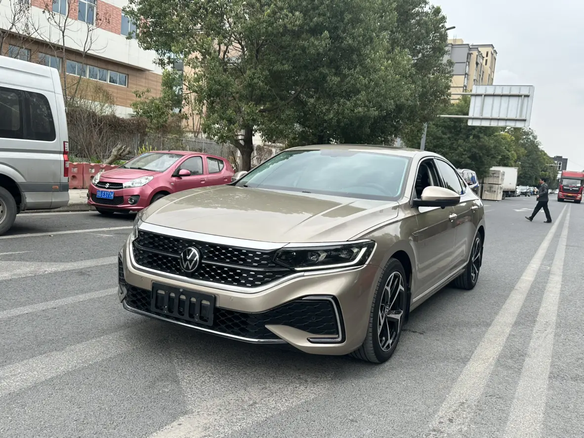 Volkswagen Passat  из Китая