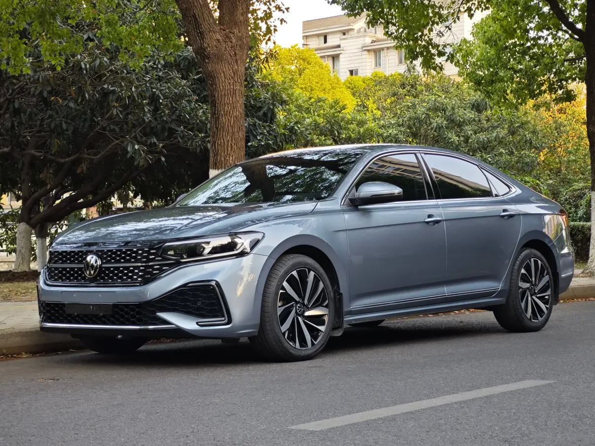 Volkswagen Passat  из Китая