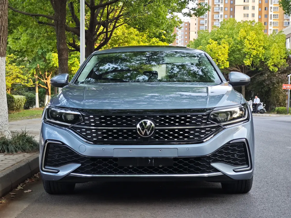 Volkswagen Passat  из Китая