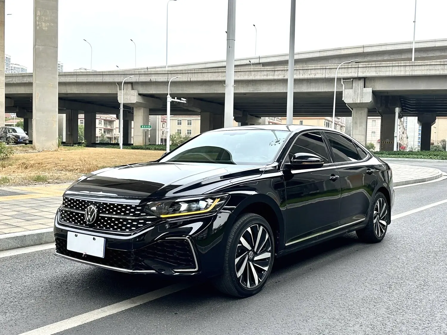 Volkswagen Passat  из Китая