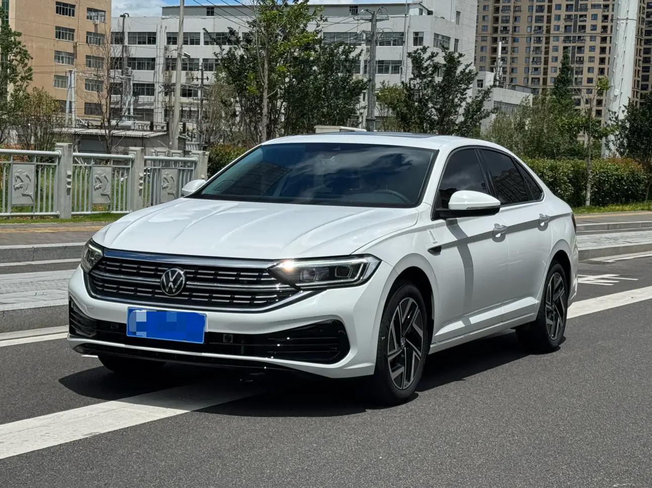 Volkswagen Sagitar  из Китая