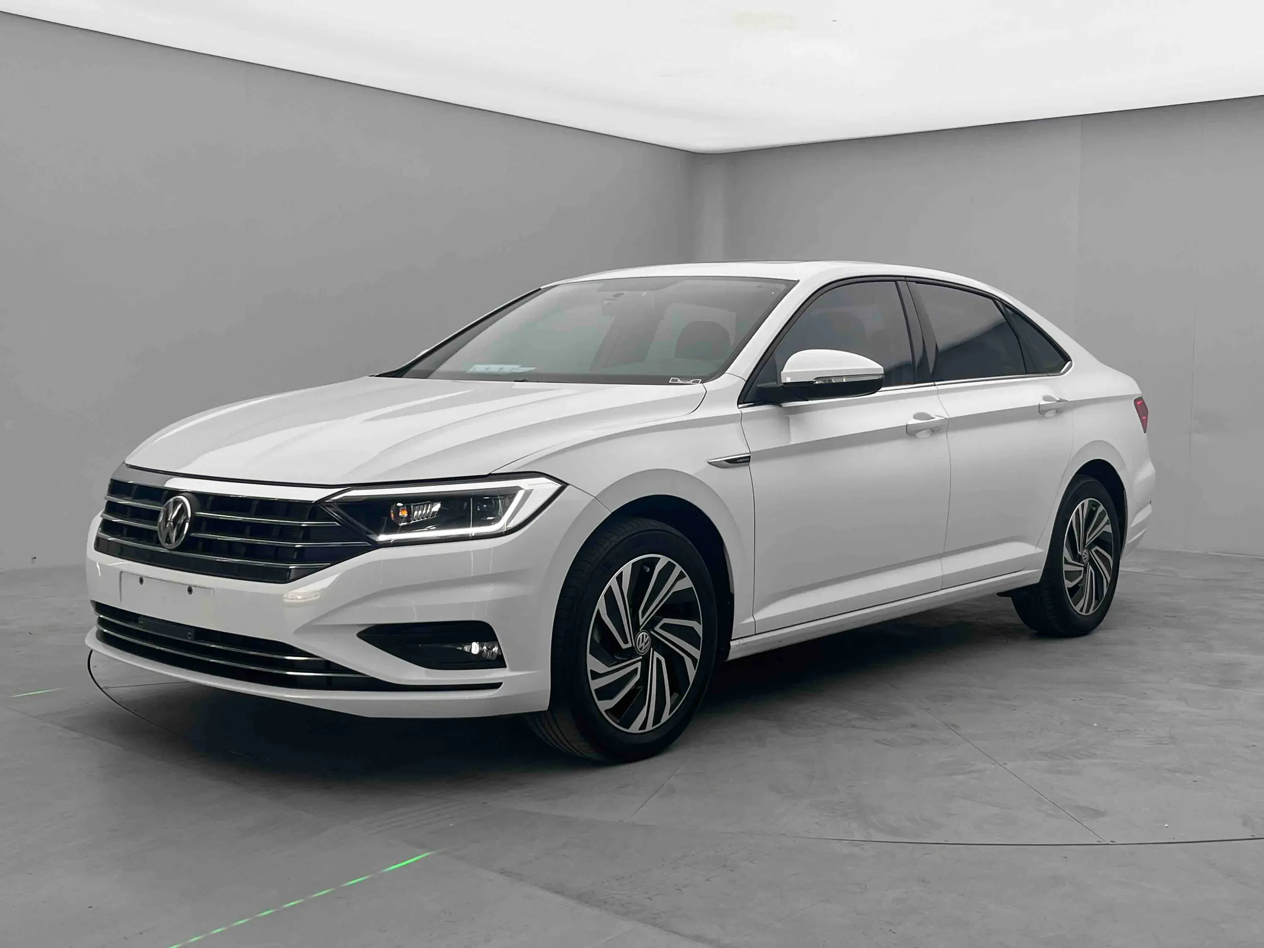 Volkswagen Sagitar  из Китая