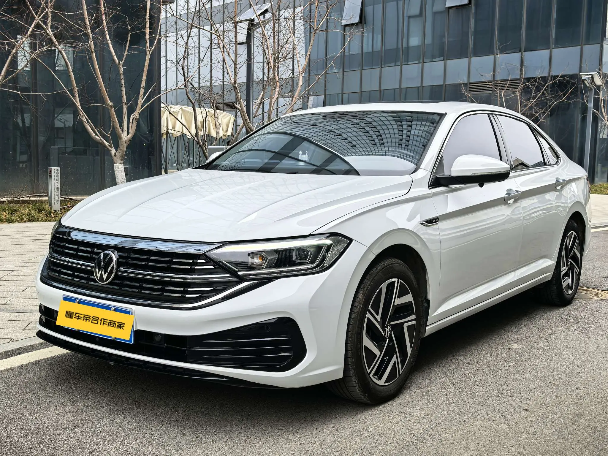 Volkswagen Sagitar  из Китая