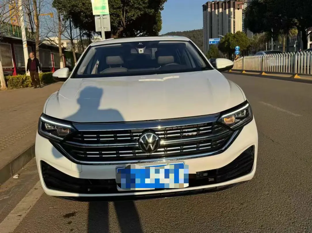 Volkswagen Sagitar  из Китая