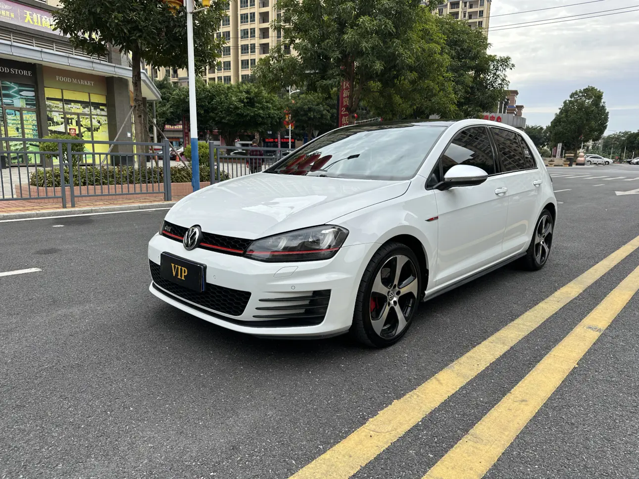 Volkswagen Golf GTI  из Китая