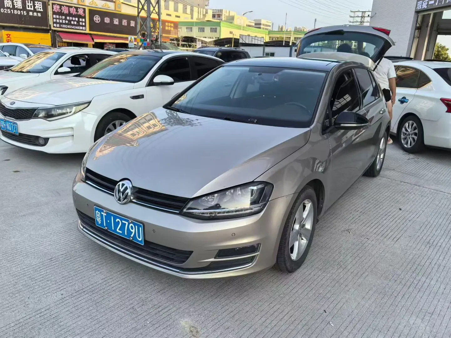 Volkswagen Golf  из Китая