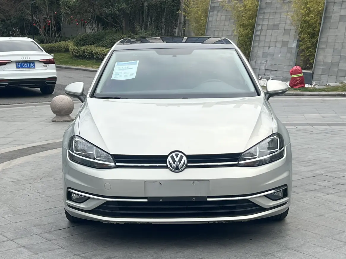 Volkswagen Golf  из Китая