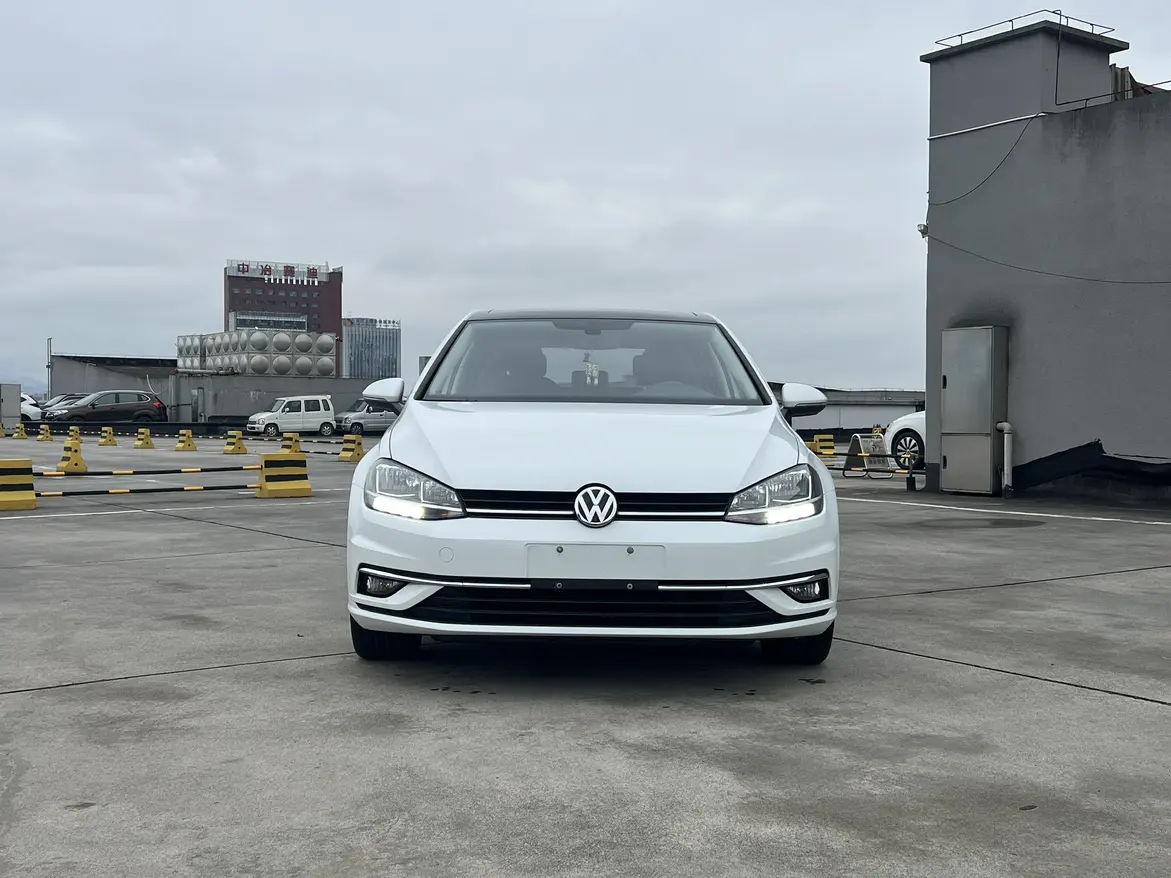 Volkswagen Golf  из Китая
