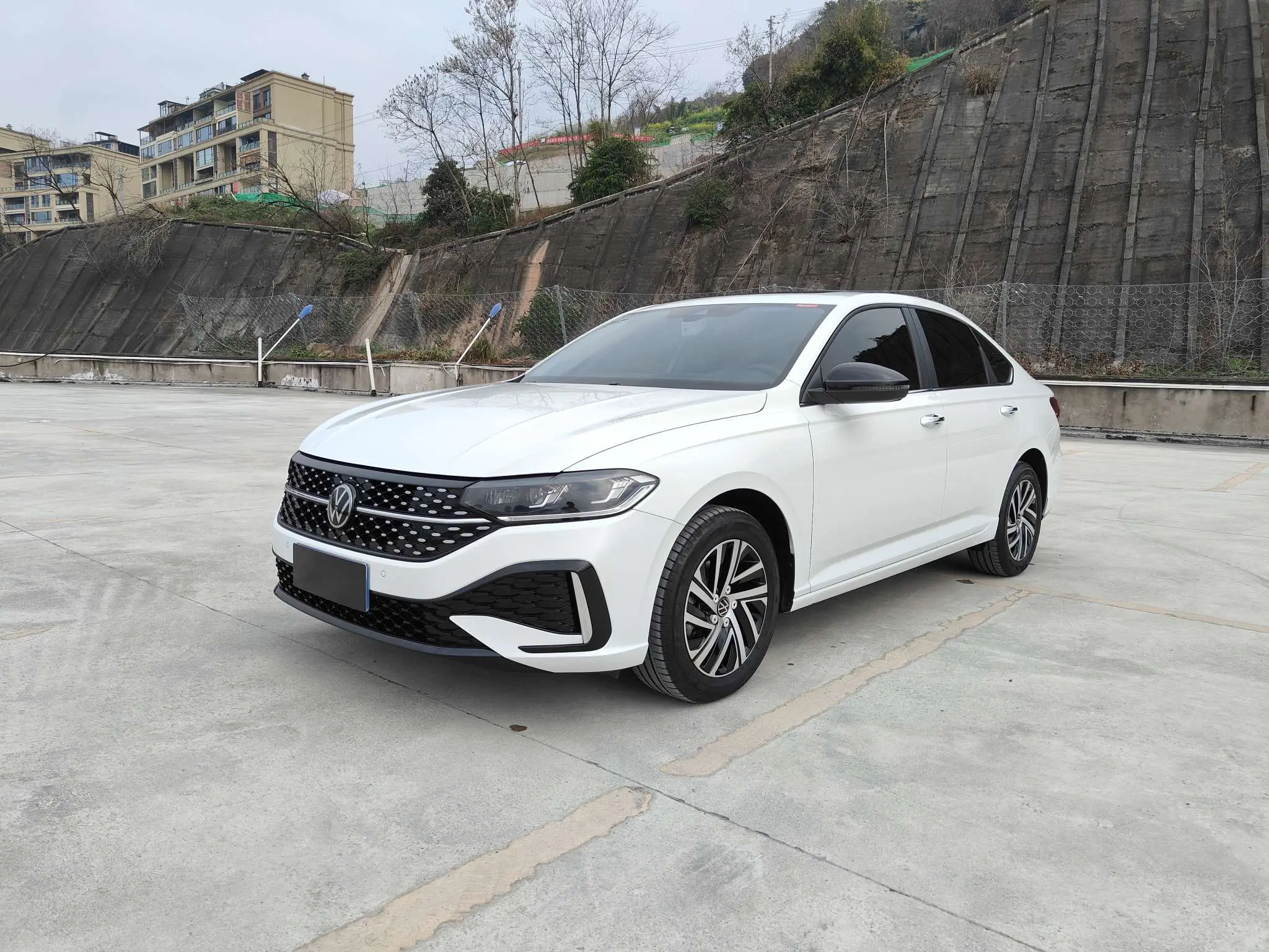 Volkswagen Lavida  из Китая