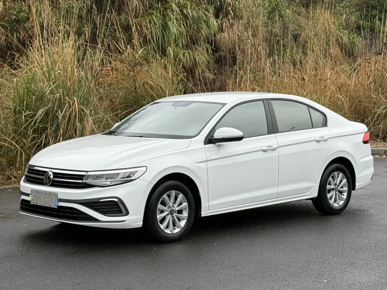 Volkswagen Bora  из Китая