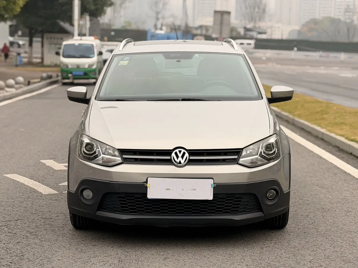 Volkswagen Polo  из Китая